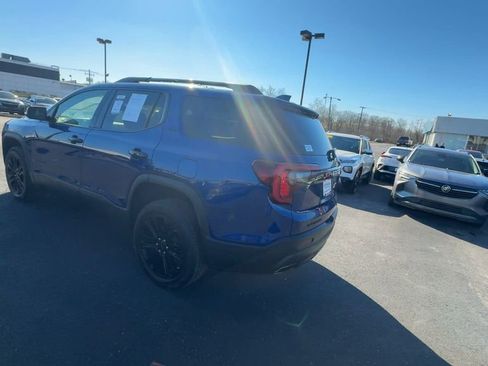 Used 2023 GMC Acadia SLE w/ Driver Convenience Package image 7