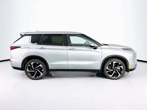 Used 2024 Mitsubishi Outlander SE AWD/4WD image 10