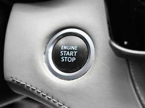 Used 2021 Toyota Highlander L image 21