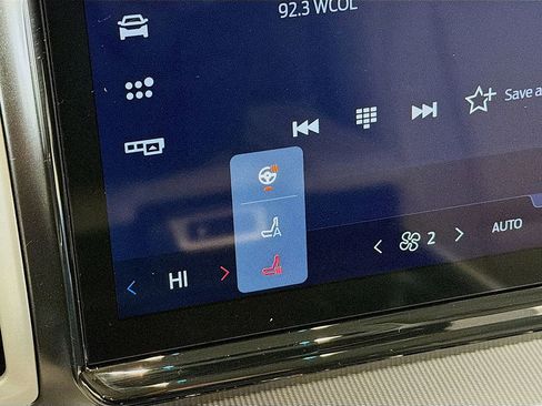 Used 2025 Ford Expedition Active image 40