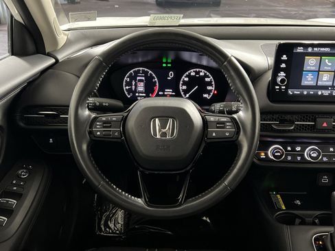 Used 2023 Honda HR-V EX-L image 16