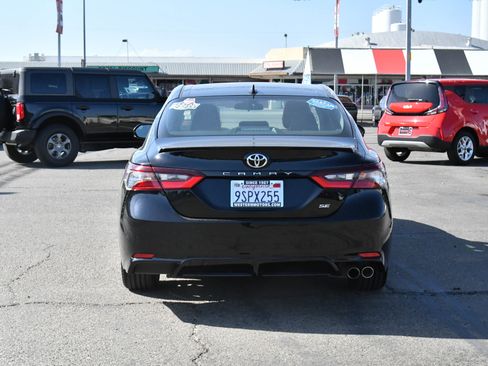 Used 2022 Toyota Camry SE FWD image 7