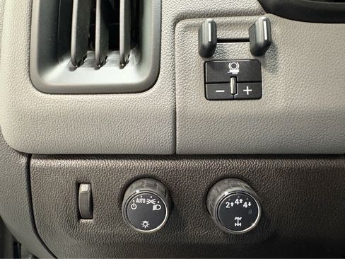 Used 2021 Chevrolet Colorado W/T image 25