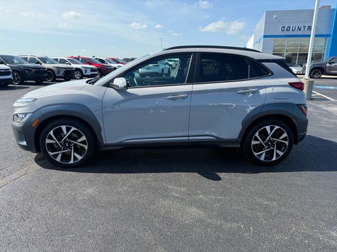 Used 2022 Hyundai Kona Limited AWD/4WD image 2