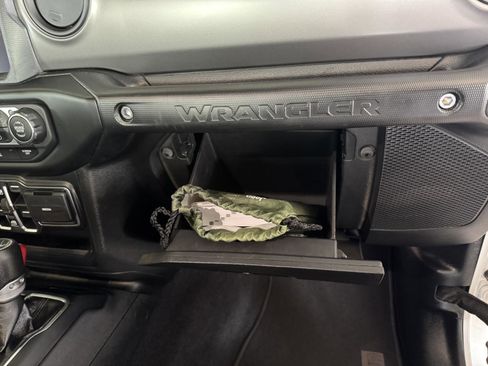 Used 2021 Jeep Wrangler Unlimited Sport image 40