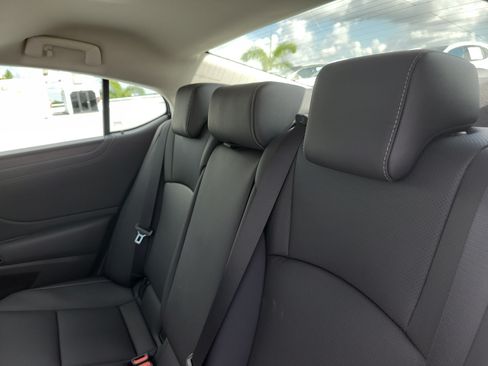 Used 2025 Lexus ES 300h w/ Premium Package FWD image 12