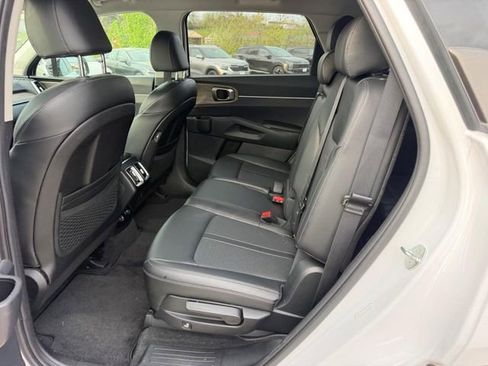 Certified 2023 Kia Sorento S image 8