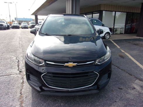 Used 2020 Chevrolet Trax LS w/ Tint and Cruise Package FWD image 3