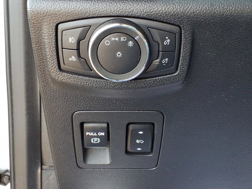 Used 2019 Ford F150 XLT w/ Equipment Group 302A Luxury AWD/4WD image 14