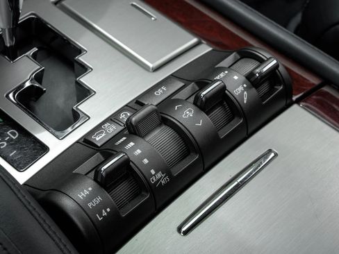 Used 2015 Lexus LX 570 4WD image 30