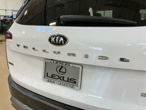 Used 2021 Kia Telluride EX w/ EX Premium Package image 36