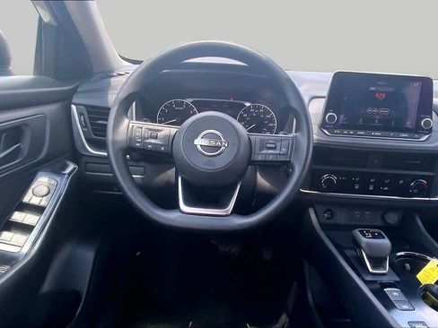 Used 2024 Nissan Rogue S FWD image 6