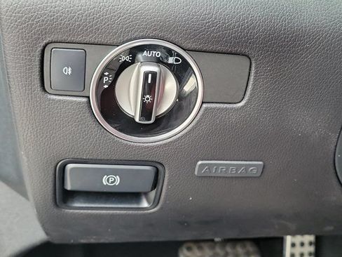 Used 2019 Mercedes-Benz SLC 300 image 18
