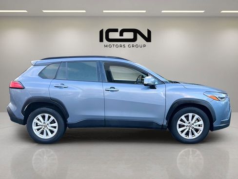 Used 2024 Toyota Corolla Cross LE image 8