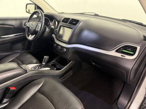 Used 2019 Dodge Journey GT w/ Nav & Sun Group FWD image 31