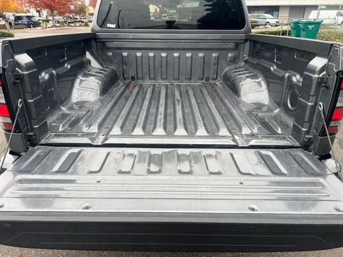 Used 2023 Nissan Frontier SV w/ Tow Package image 13