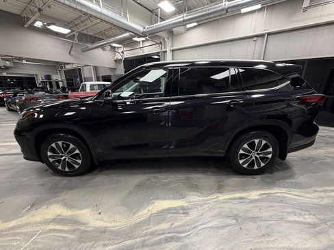 Used 2022 Toyota Highlander XLE image 41