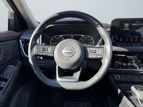 Used 2023 Nissan Rogue SL w/ SL Premium Package image 14