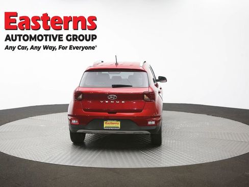 Used 2024 Hyundai Venue Limited FWD image 37