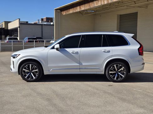 Used 2025 Volvo XC90 B6 Core w/ Protection Package image 3