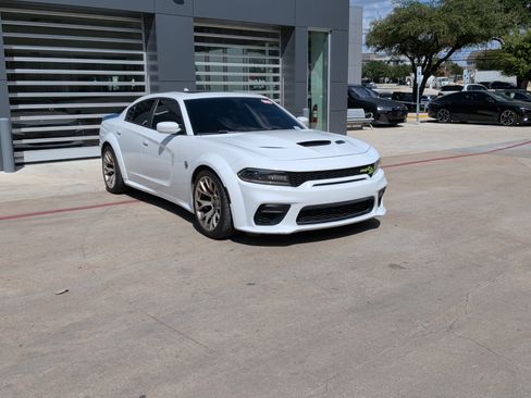 Used 2020 Dodge Charger SRT Hellcat w/ Harman/Kardon Audio Group RWD image 2