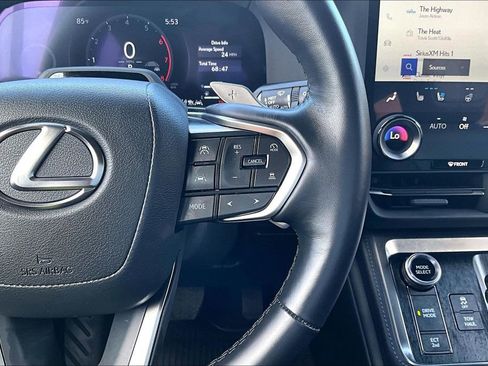 Used 2025 Lexus GX 550 w/ Accessory Package (2T) image 27