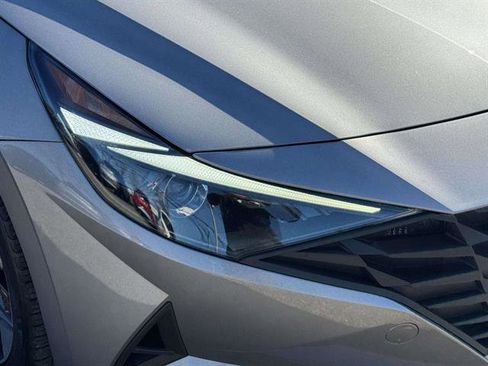 Used 2023 Hyundai Elantra SEL w/ Convenience Package image 8