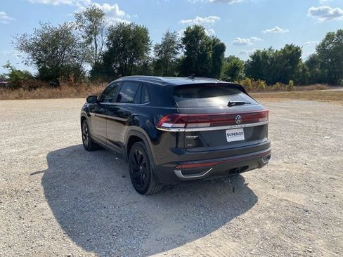 Used 2024 Volkswagen Atlas Cross Sport SE w/ Panoramic Sunroof Package FWD image 9