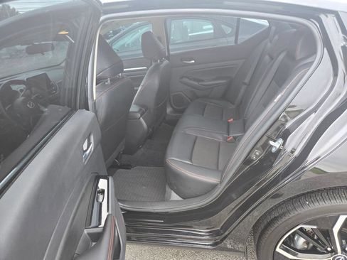Used 2025 Nissan Altima 2.5 SR AWD/4WD image 7
