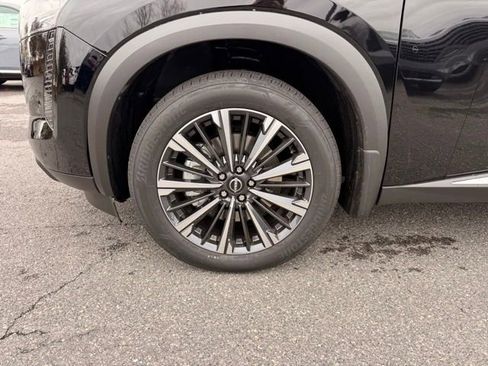 New 2026 Nissan Pathfinder Platinum image 9