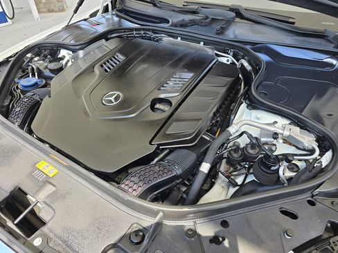 Used 2019 Mercedes-Benz S 560 4MATIC Sedan image 32