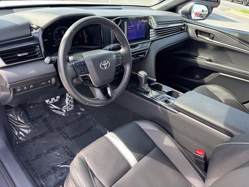 Used 2025 Toyota Camry SE w/ Convenience Package AWD/4WD image 17
