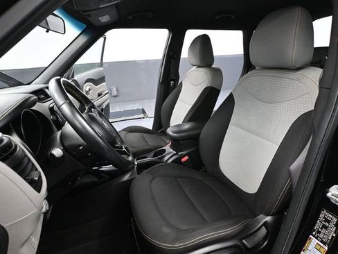 Used 2016 Kia Soul + w/ Audio Package image 24