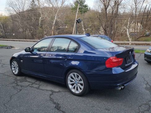 Used 2011 BMW 328i xDrive Sedan image 4