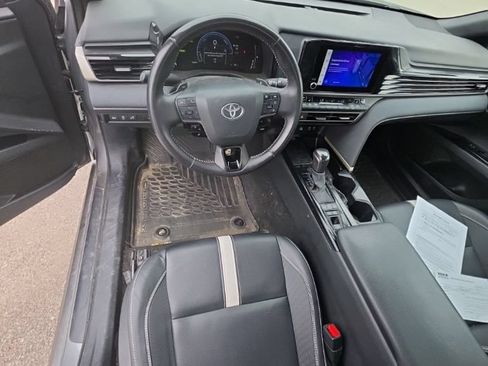 Used 2025 Toyota Camry SE w/ Convenience Package AWD/4WD image 8