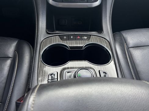 Used 2021 GMC Acadia SLT w/ Elevation Edition image 5