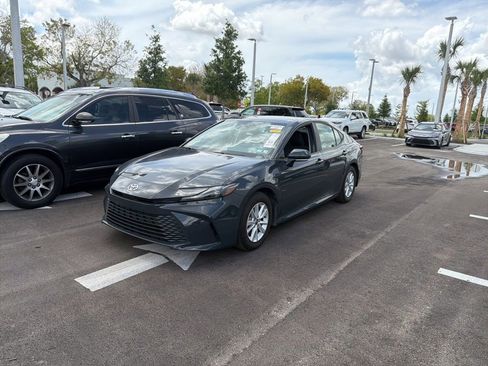Used 2025 Toyota Camry LE image 2