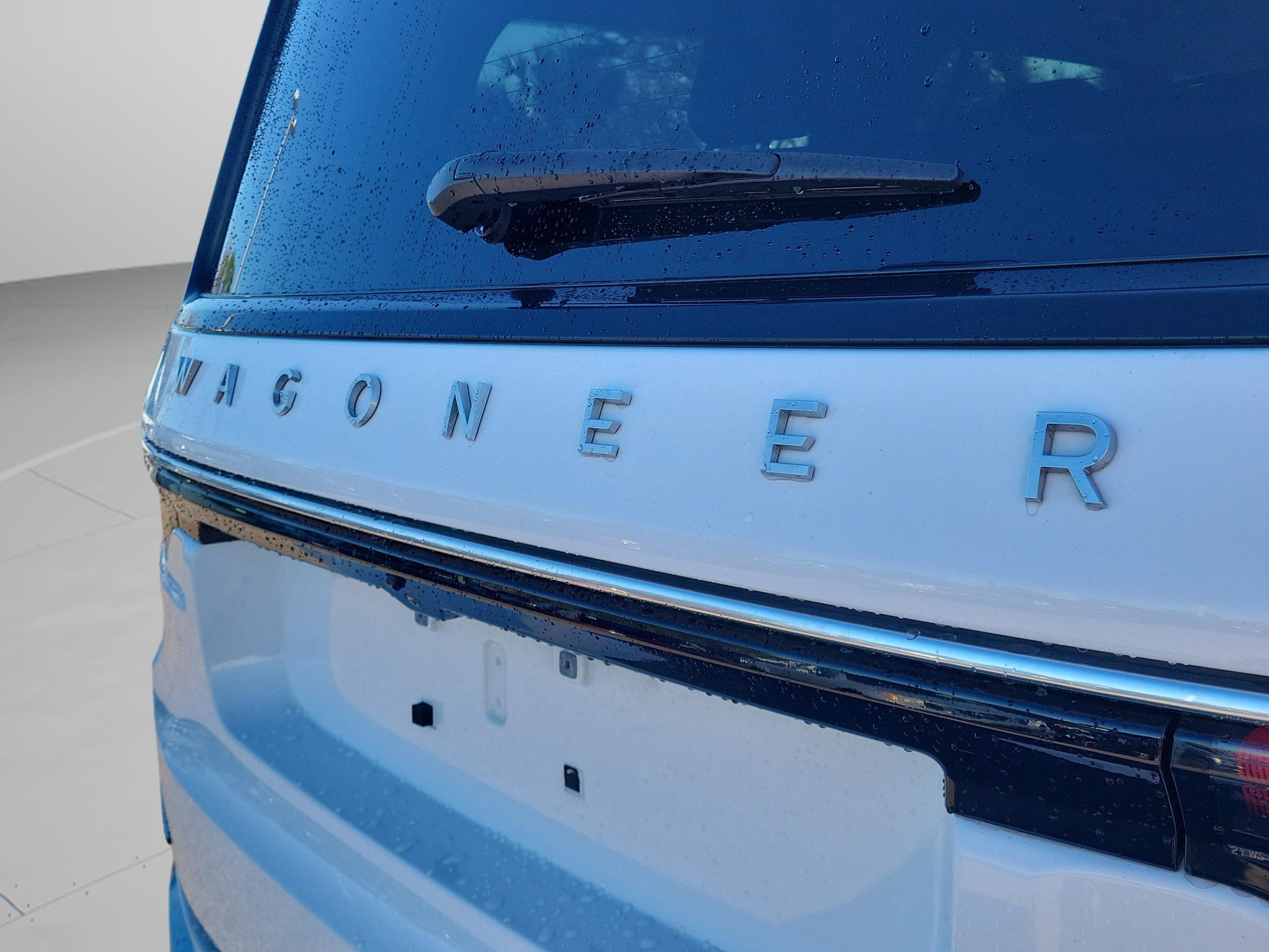 Used 2022 Jeep Wagoneer Series II AWD/4WD image 34