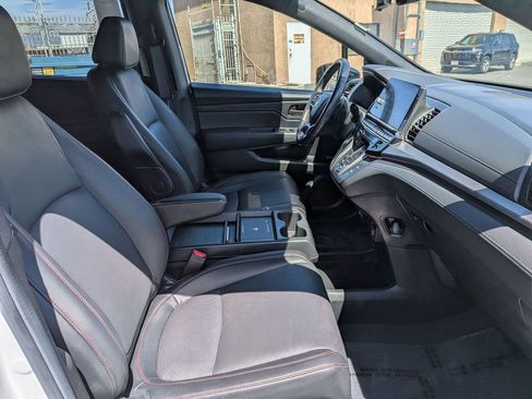 Used 2025 Honda Odyssey Sport-L image 31