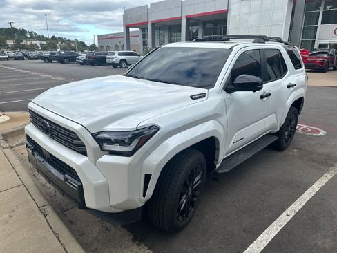 Used 2026 Toyota 4Runner Platinum AWD/4WD image 2