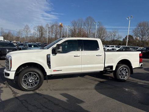 Used 2024 Ford F250 Limited image 2