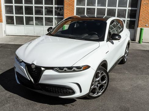 Used 2024 Alfa Romeo Tonale Veloce image 2