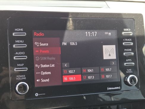 Used 2021 Toyota Camry SE FWD image 29
