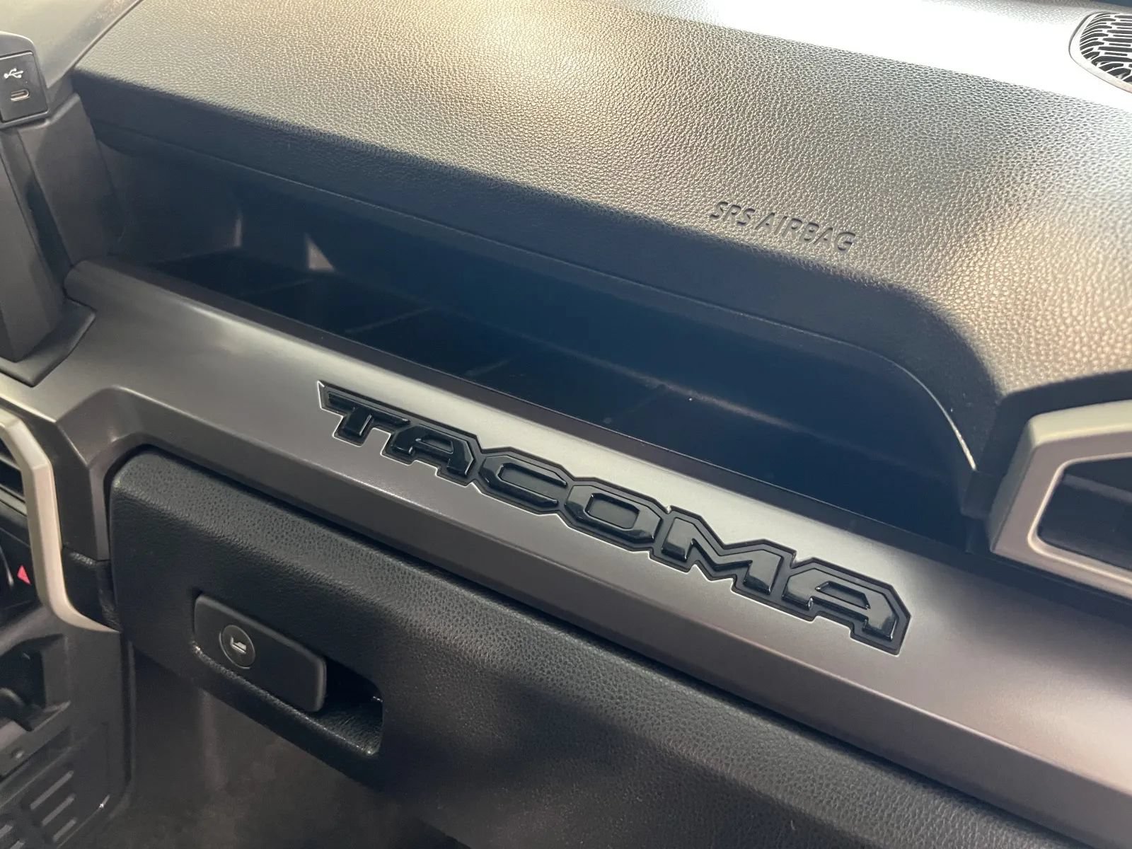 Used 2025 Toyota Tacoma SR5 AWD/4WD image 46