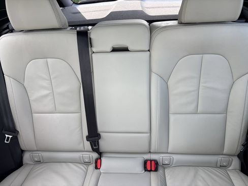 Certified 2023 Volvo XC40 B5 Plus w/ Protection Package AWD/4WD image 36