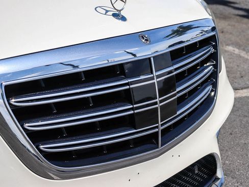 Used 2019 Mercedes-Benz S 560 Sedan image 6