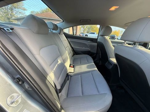 Used 2017 Hyundai Elantra SE w/ Cargo Package image 21