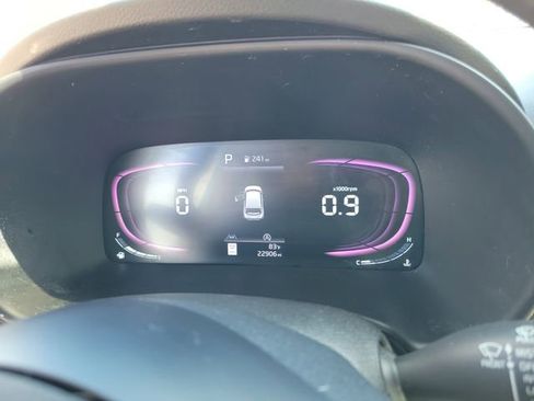Used 2025 Kia Soul LX w/ LX Technology Package FWD image 19