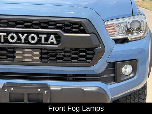 Used 2019 Toyota Tacoma TRD Off-Road w/ Technology Package AWD/4WD image 4