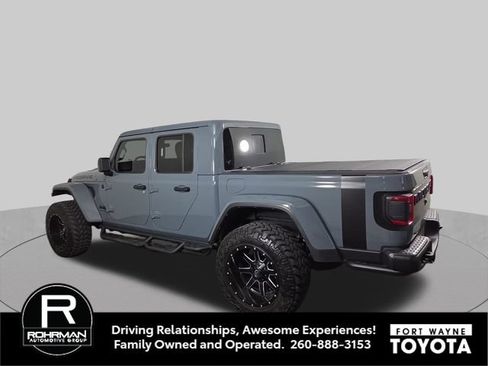 Used 2024 Jeep Gladiator Mojave AWD/4WD image 11
